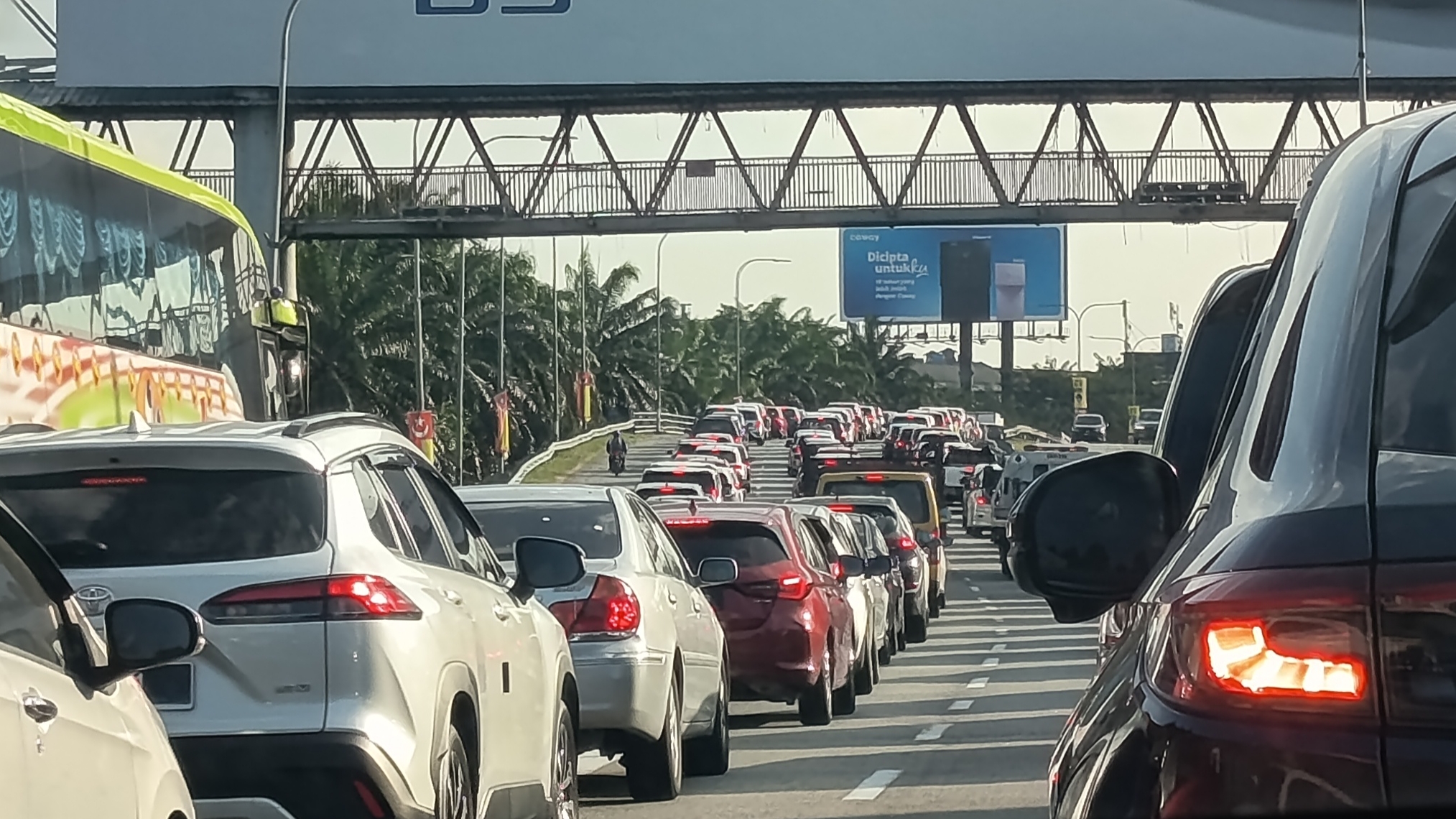 Malaysia highway traffic context for cross-border fare planning